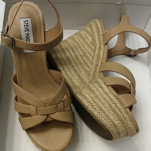 Brand New Never Worn Tan Steve Madden Wedge sz 6.5